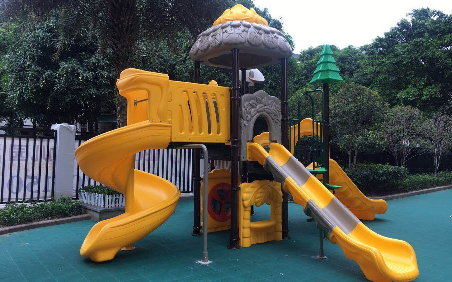 Qitele Playground Equipment